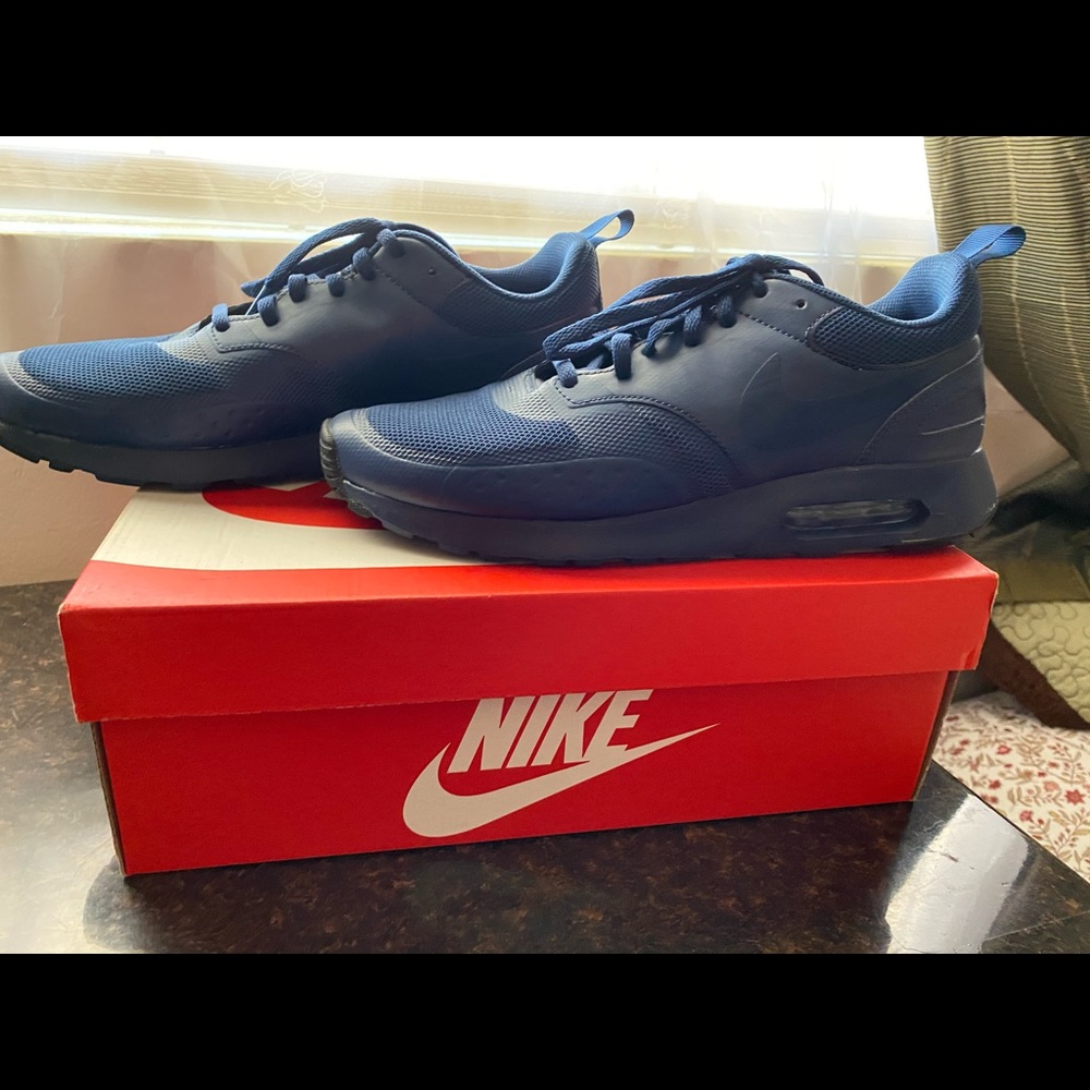 Nike AirMax worn once